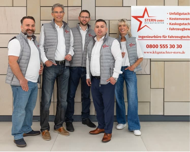 Photo Team Kfz Gutachter Stern GmbH mit 5 Personen