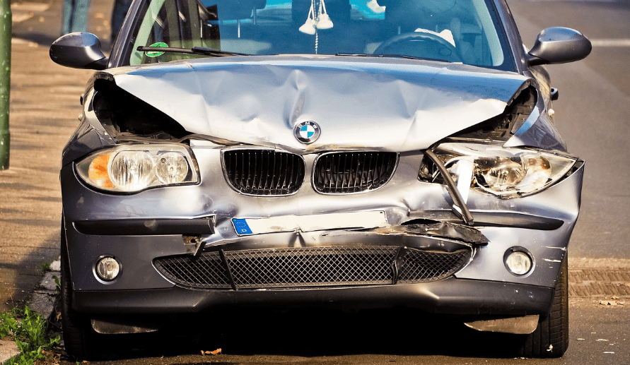 BMW 120d Fontschadenn in Dortmund brackel. unfallort: AM Knappschaftskrankenhaus